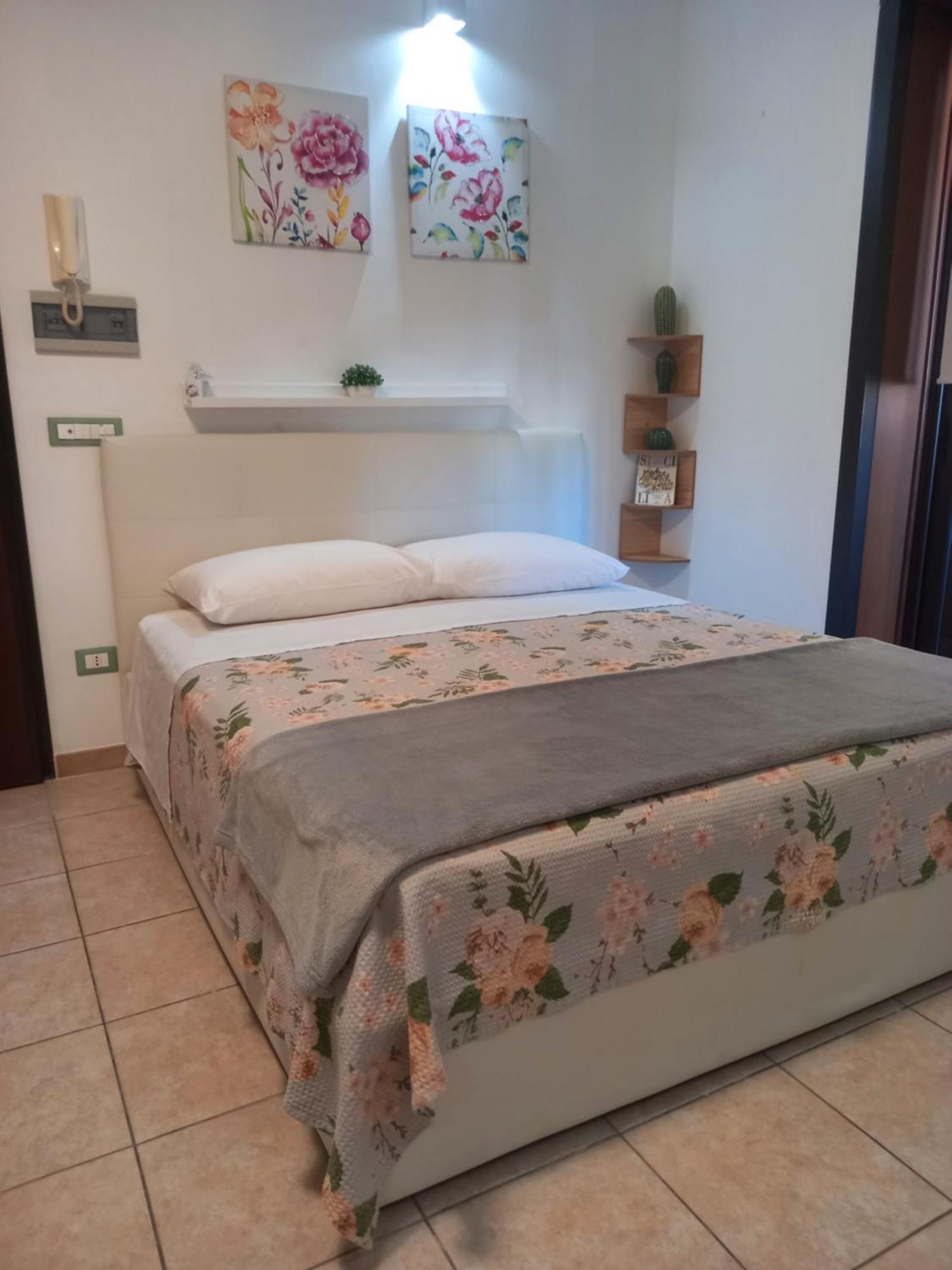 Irene Home Syracuse Bagian luar foto